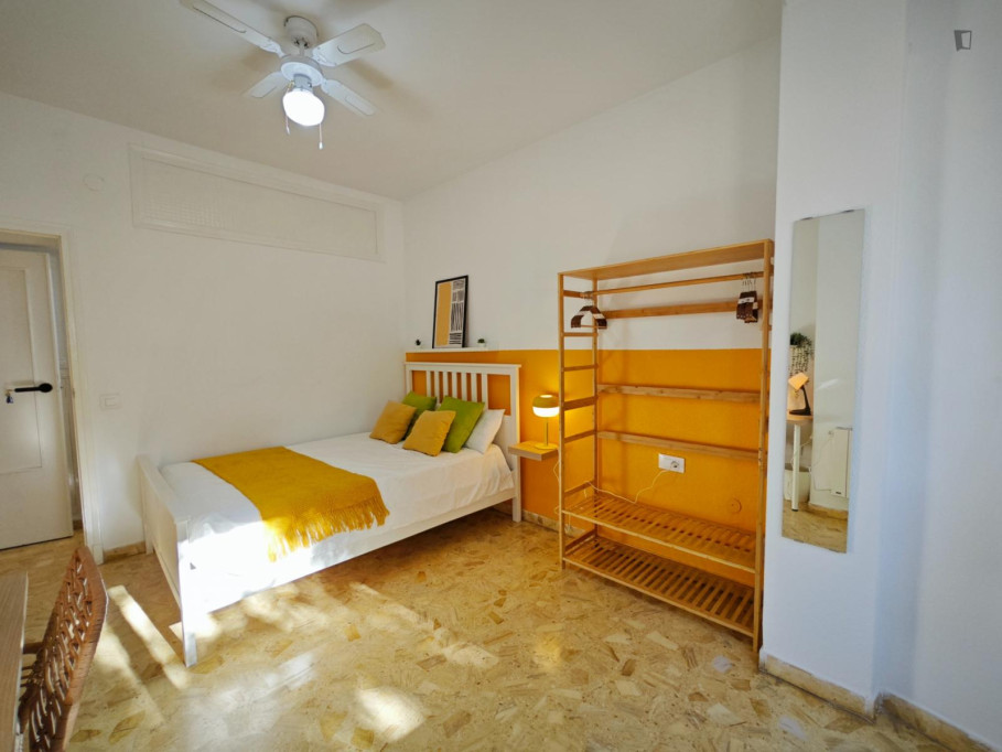 Welcoming double ensuite bedroom in Barrio Peral - Cartagena - chambre - ImmoJeune