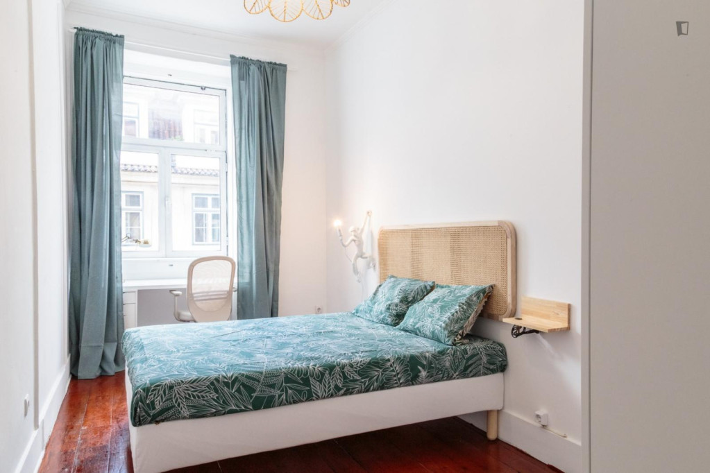 Large Cozy single bedroom in a property with balcony - Lisbonne - chambre - ImmoJeune