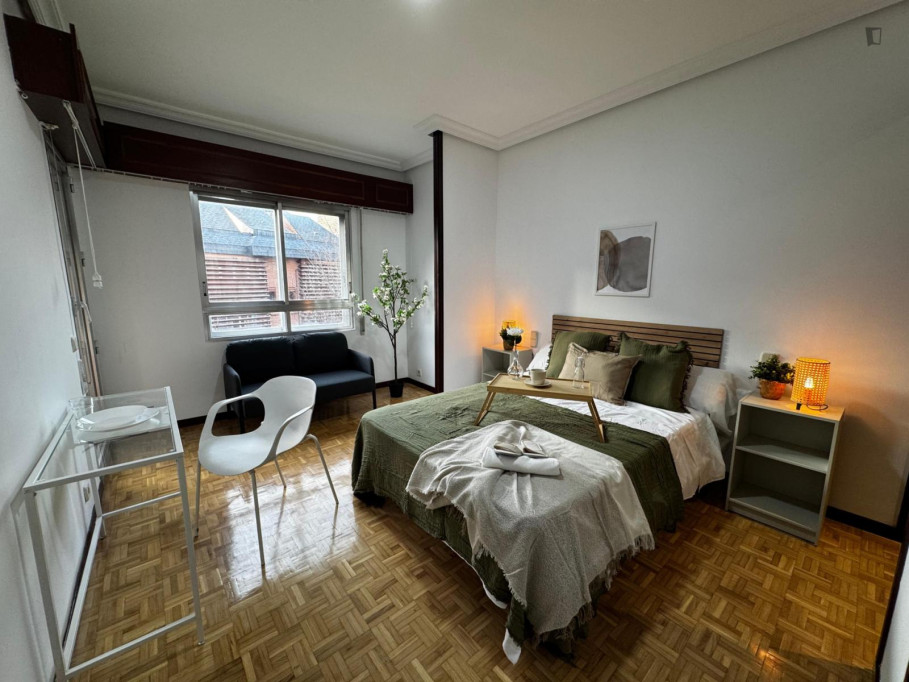 Spacious double ensuite bedroom in Moncloa-Aravaca - Madrid - chambre - ImmoJeune