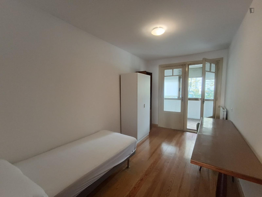Single bedroom in a student flat, in the centre of Pamplona - Pamplona - chambre - ImmoJeune