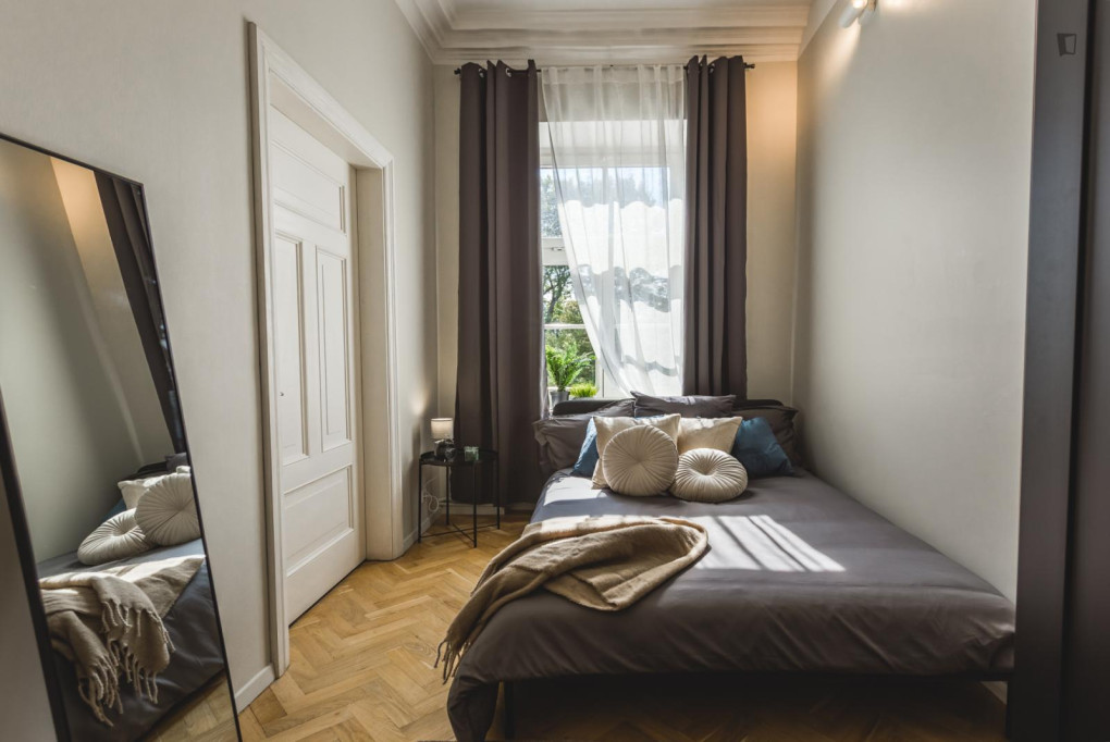 Bright single bedroom in the central district close to the University of Latvia - Riga - chambre - ImmoJeune