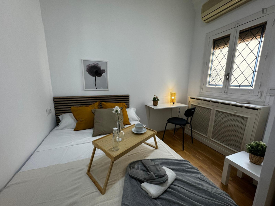 Welcoming double ensuite bedroom near the Núñez de Balboa metro - Madrid - chambre - ImmoJeune