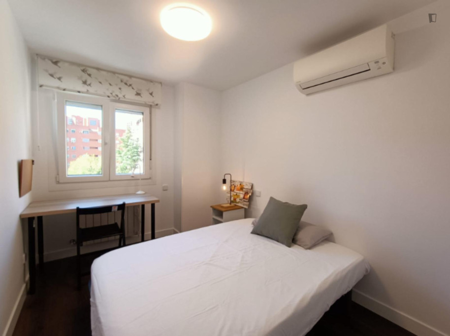 Welcoming single bedroom near the Campus Sur of Universidad Politécnica de Madrid - Madrid - chambre - ImmoJeune