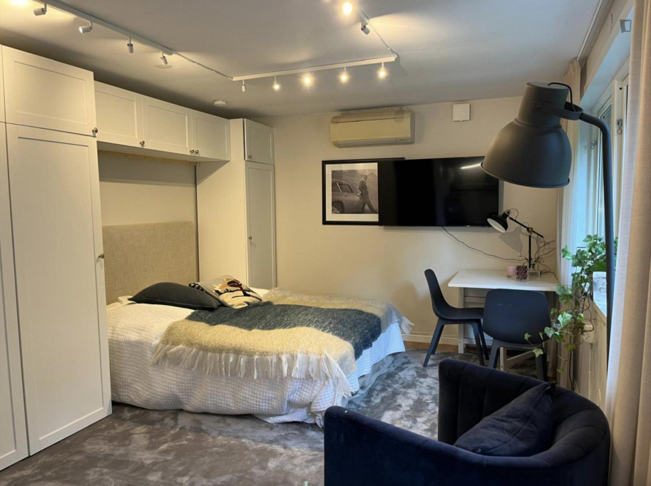 Welcoming studio in Djursholm - Stockholm - chambre - ImmoJeune