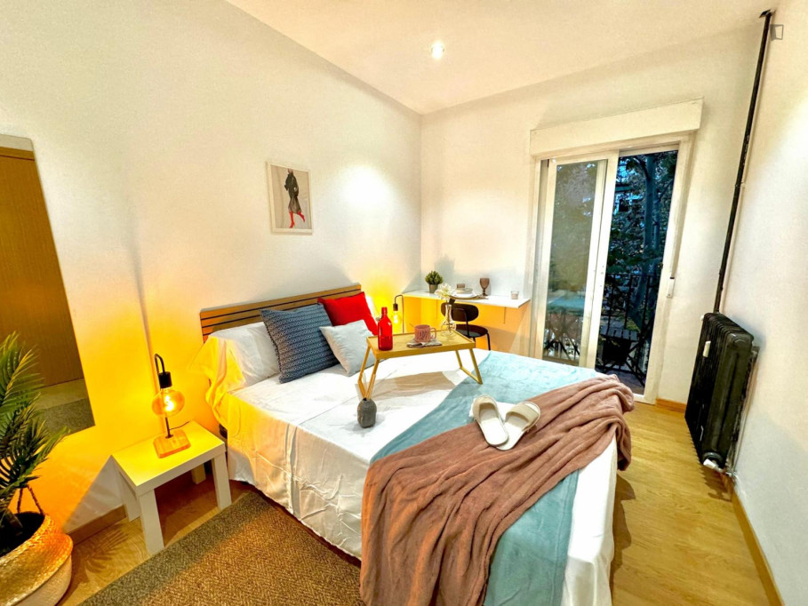 Appealing double bedroom in Cuatro Caminos - Madrid - chambre - ImmoJeune