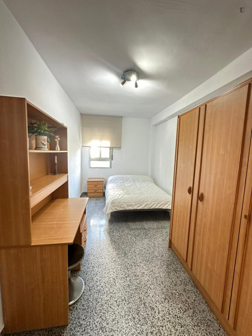 Pleasant double bedroom in La Creu del Grau - Valence - chambre - ImmoJeune