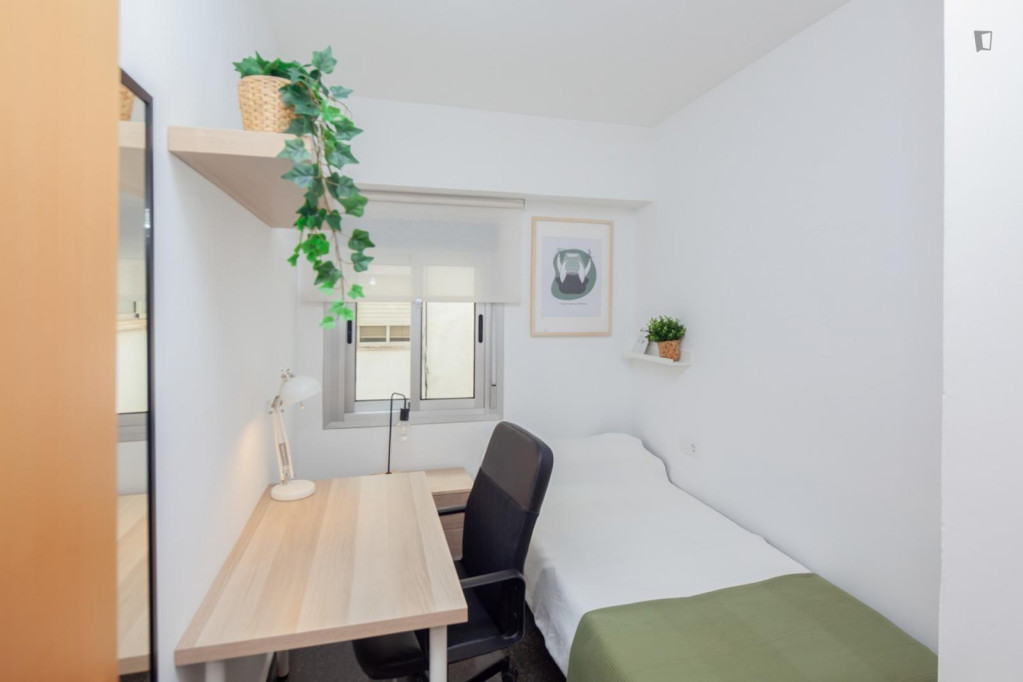 Cozy single bedroom in a property with balcony - Valence - chambre - ImmoJeune