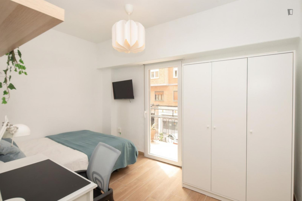 Cozy single bedroom with balcony - Valence - chambre - ImmoJeune