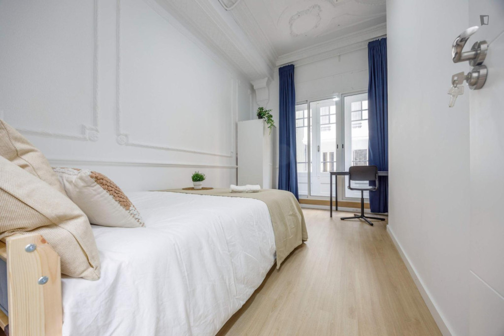 Great double bedroom in Ciutat Vella - Valence - chambre - ImmoJeune