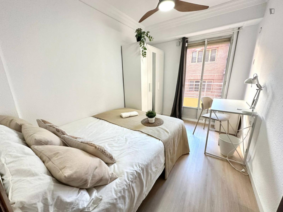 Appealing double bedroom near Universitat de València - Valence - chambre - ImmoJeune