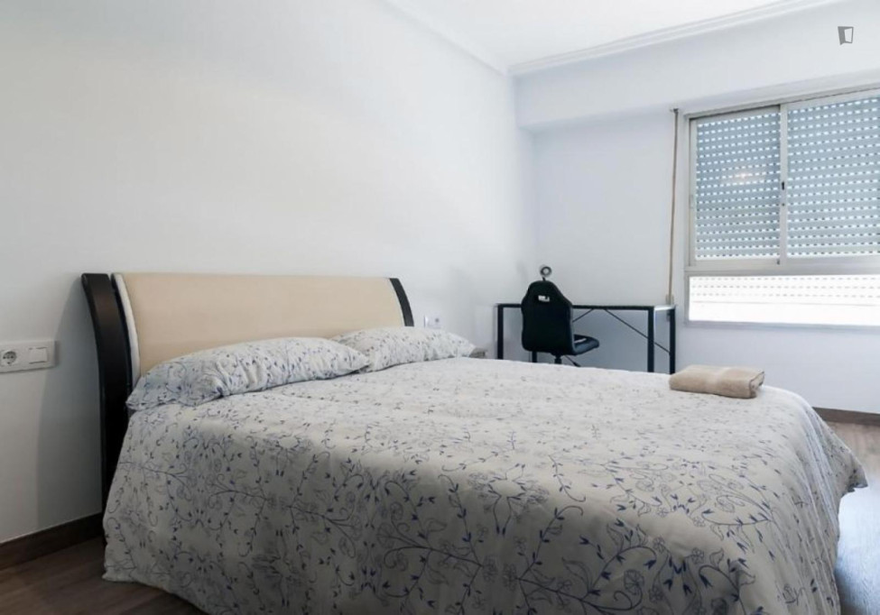 Double bedroom in a student flat, near Universitat de València - Valence - chambre - ImmoJeune