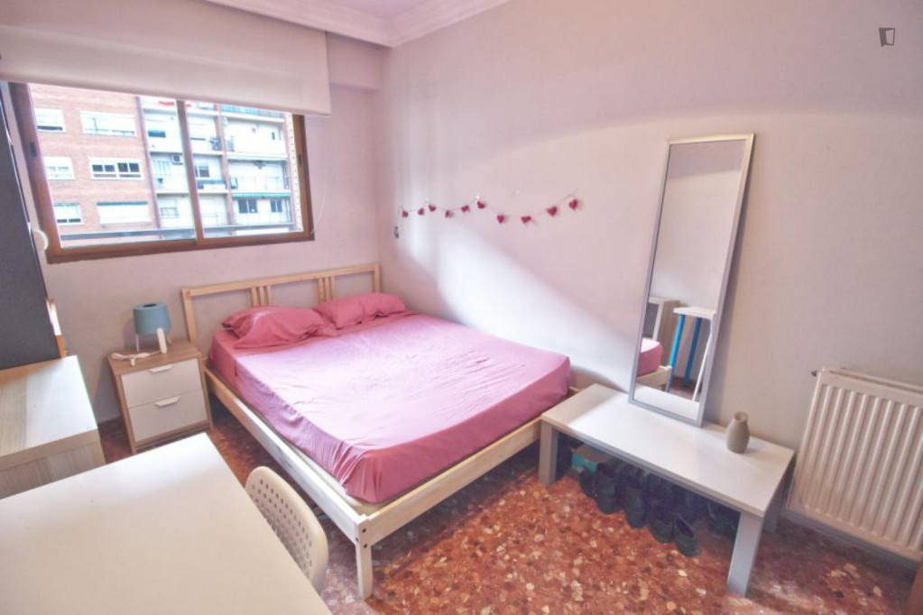 Cool double bedroom in La Bega Baixa - Valence - chambre - ImmoJeune