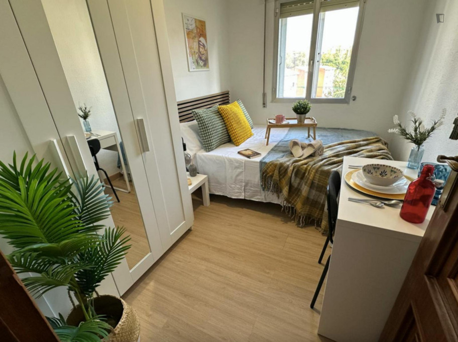 Comfortable double bedroom well connected to the major universities in Madrid - Madrid - chambre - ImmoJeune