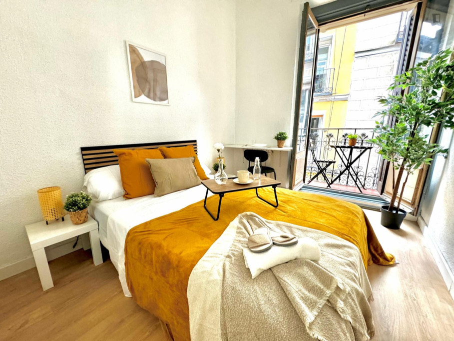 Very cool double bedroom near the famous Museo Nacional del Prado - Madrid - chambre - ImmoJeune