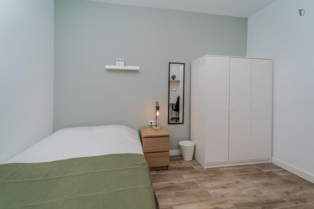 Great looking single bedroom with balcony - Valladolid - chambre - ImmoJeune