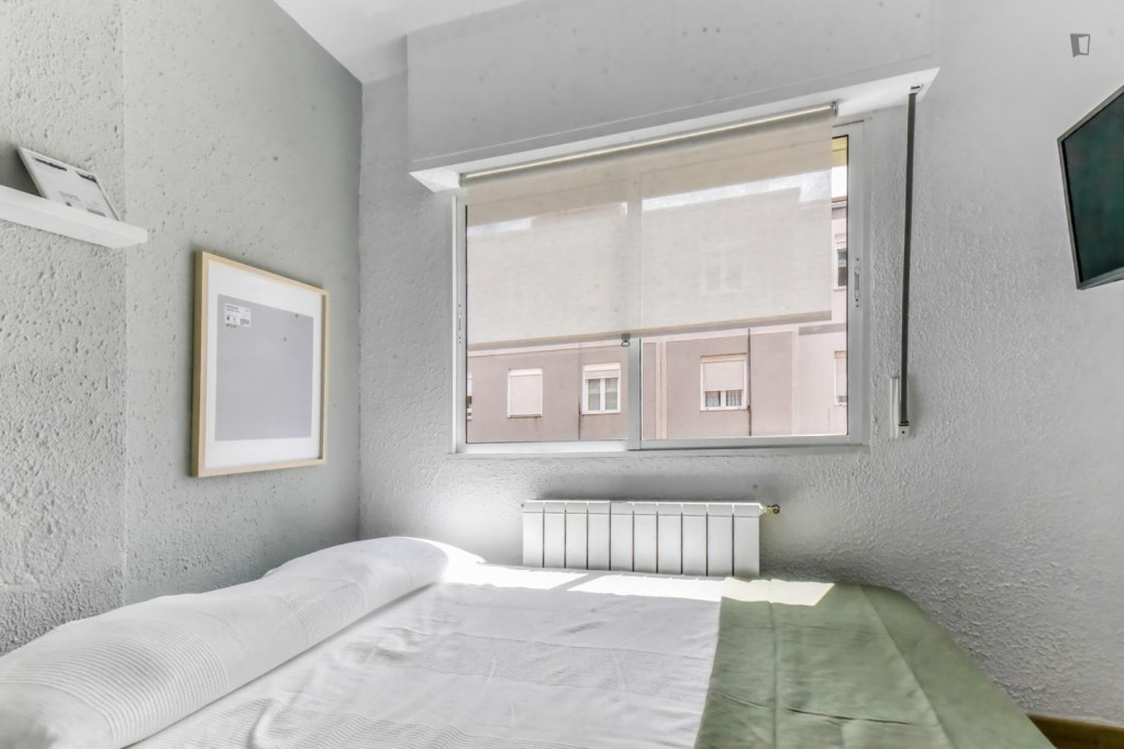 Appealing single bedroom in a property with balcony - Valladolid - chambre - ImmoJeune
