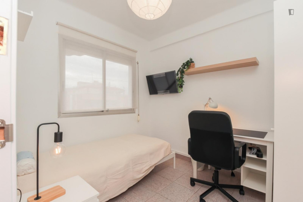 Appealing single bedroom in a property with balcony - Tarragona - chambre - ImmoJeune