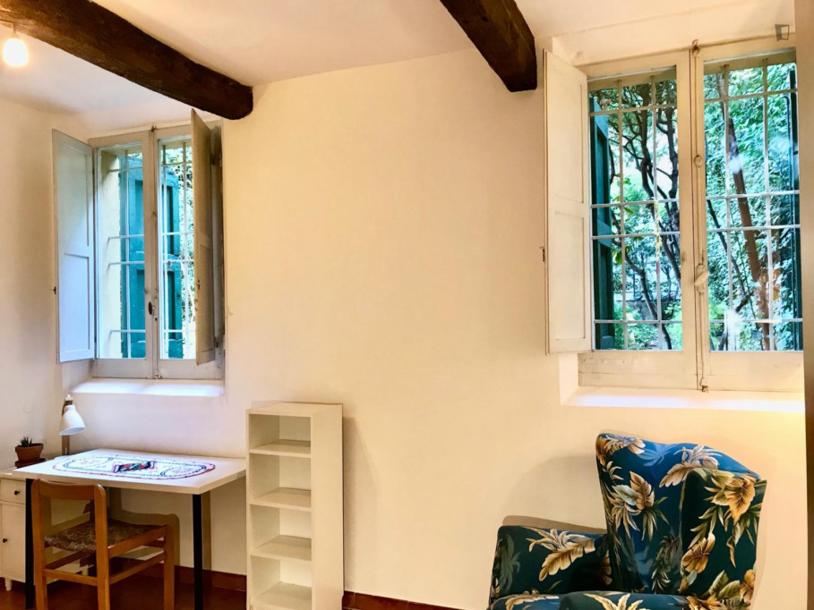 Large bedroom next to University District in historical center - Bologne - chambre - ImmoJeune