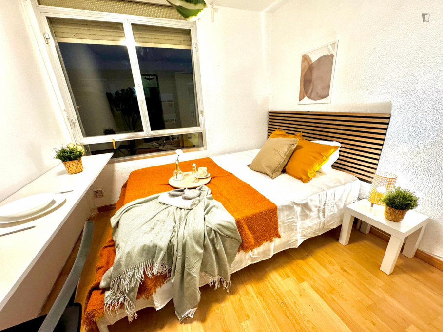 Pleasant Double bedroom in San Blas - Madrid - chambre - ImmoJeune