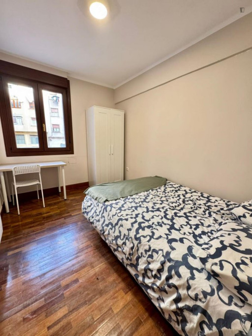 Welcoming double bedroom in Uribarri
