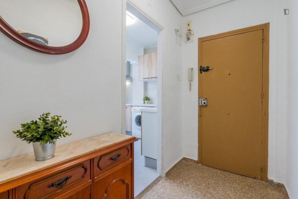 Appealing single bedroom in a property with balcony - Valence - chambre - ImmoJeune