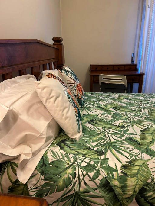 Large bedroom in Parque das Nações area - Lisbonne - chambre - ImmoJeune