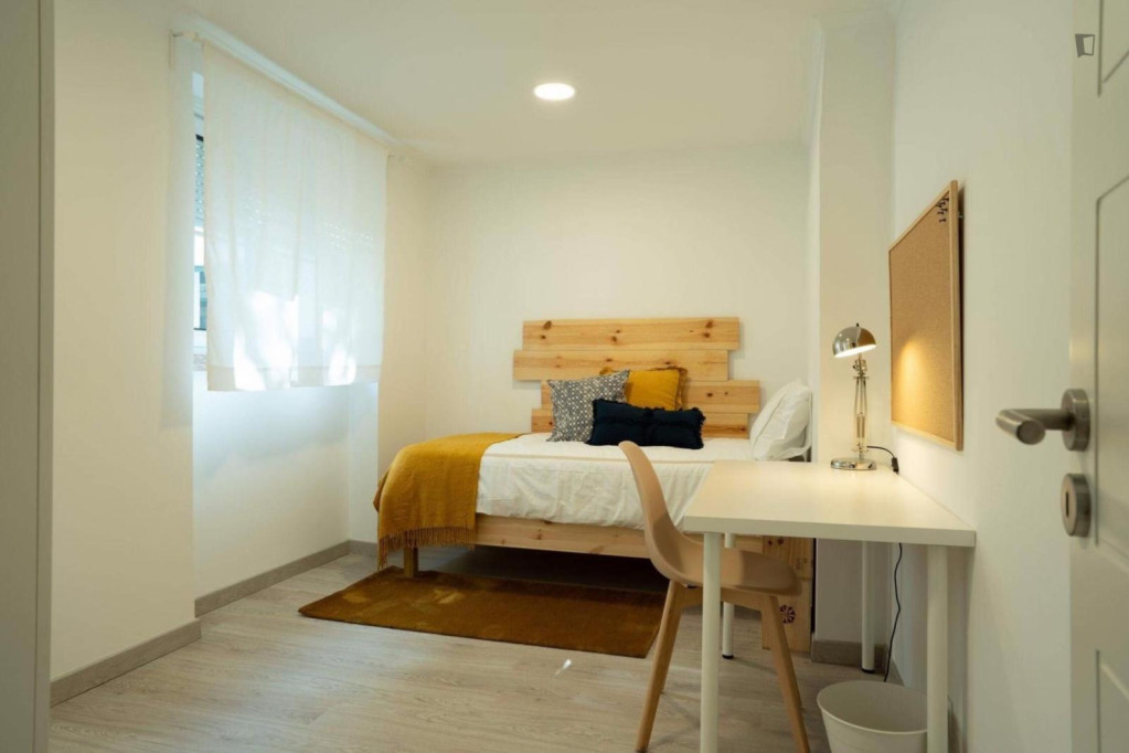 Homely single bedroom close to NOVA School of Business and Economics - Lisbonne - chambre - ImmoJeune