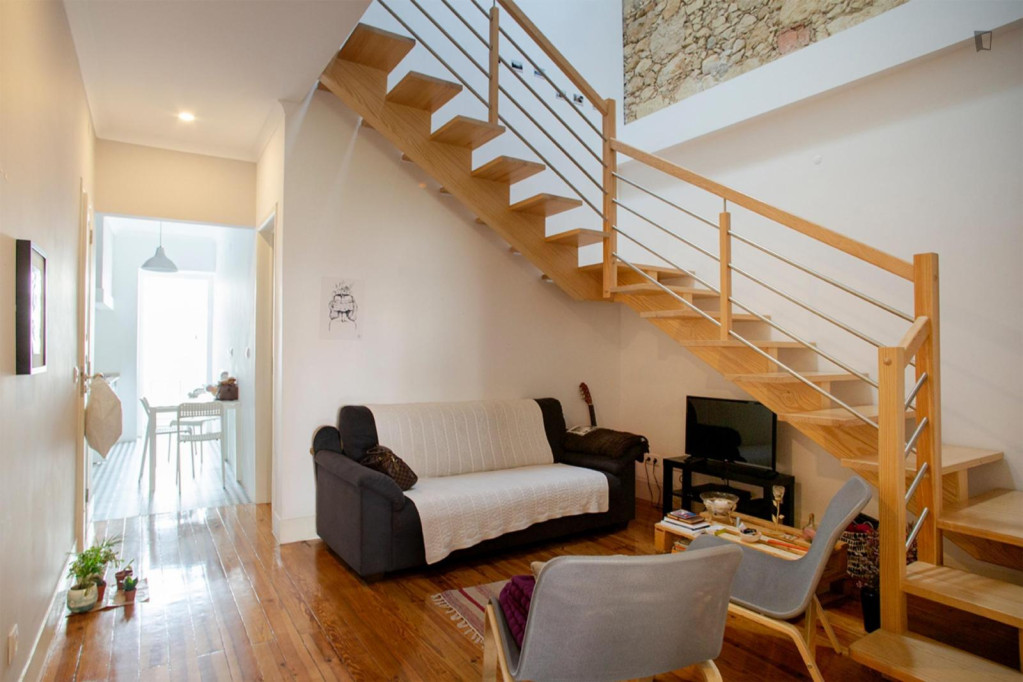 Comfy single bedroom in Sete Rios, near Laranjeiras metro - Lisbonne - chambre - ImmoJeune