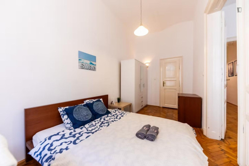 Attractive double bedroom near the Bajza utca metro