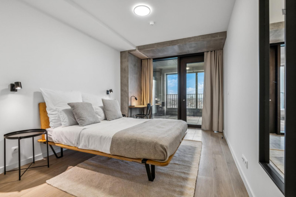 Bright double bedroom in shared flat in dynamic location in Brussels North - Bruxelles - chambre - ImmoJeune