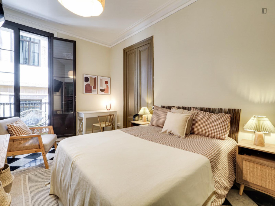 Lovely double bedroom with a private terrace, in Ciutat Vella - Barcelone - chambre - ImmoJeune