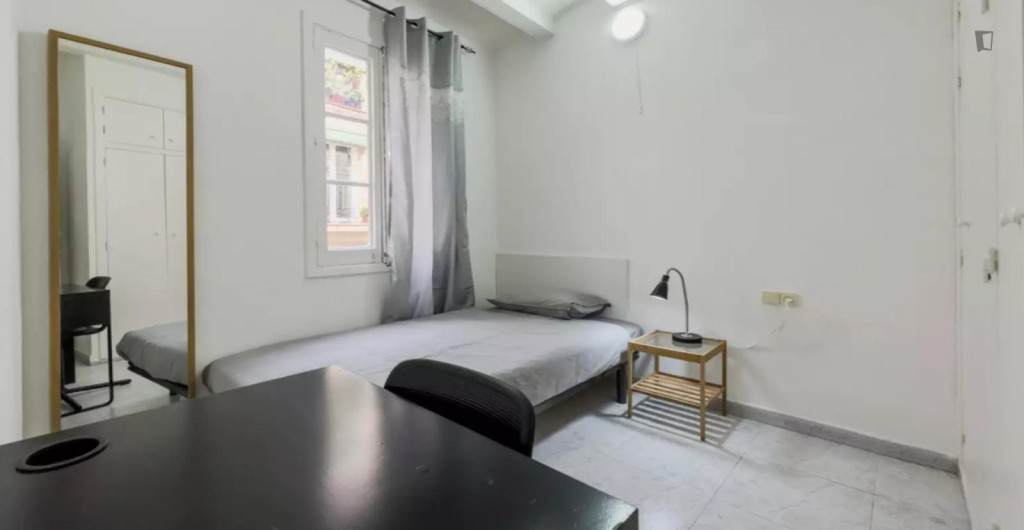 Interesting single bedroom in El Raval - Barcelone - chambre - ImmoJeune