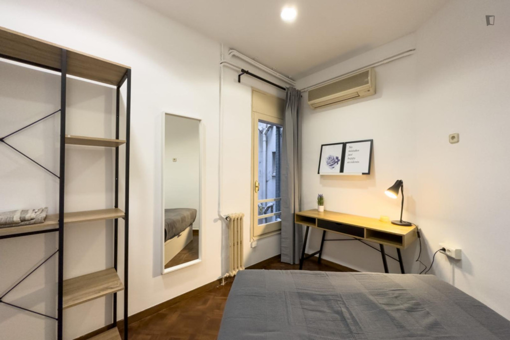 Homely double bedroom in well-connected Dreta de l'Eixample - Barcelone - chambre - ImmoJeune