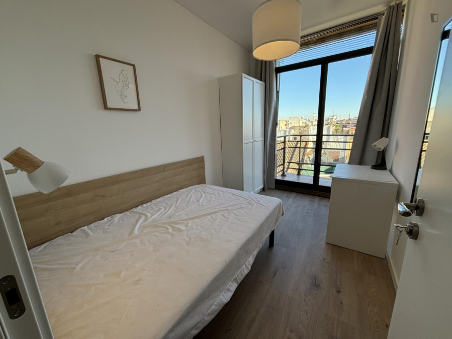 Appealing double bedroom in L'Hospitalet de Llobregat - Barcelone - chambre - ImmoJeune