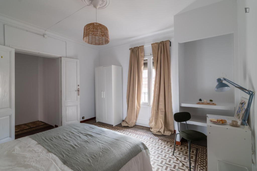 Large double bedroom in Barri Gotic - Barcelone - chambre - ImmoJeune