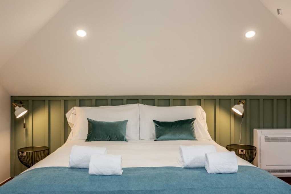Appealing 1-bedroom apartment with balcony near General Torres metro station