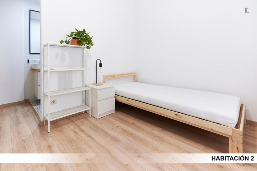 Welcoming single bedroom in Parque de miraflores - Séville - chambre - ImmoJeune