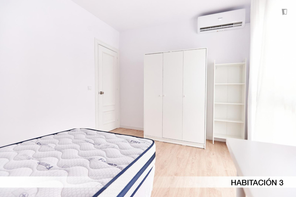 Appealing single bedroom near the La Plata metro - Séville - chambre - ImmoJeune