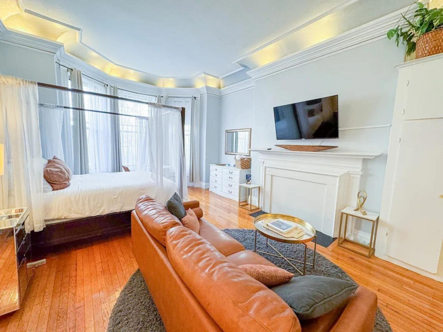 Oversized Furnished Brownstone Studio in Back Bay - Boston - chambre - ImmoJeune