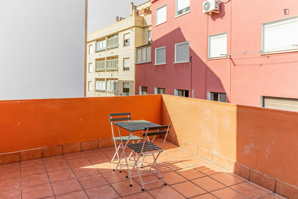 Cozy single bedroom with balcony - Zaragoza - chambre - ImmoJeune