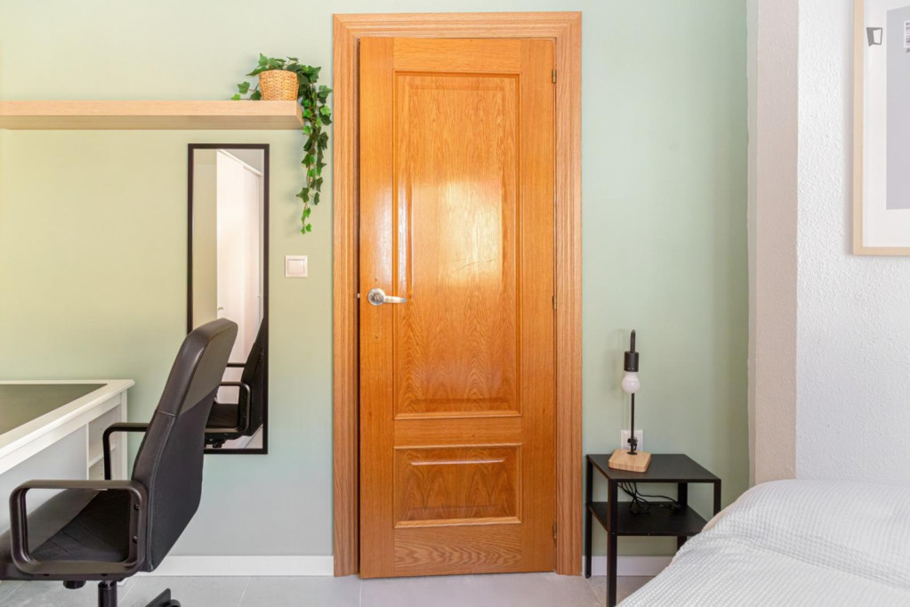 Appealing single bedroom