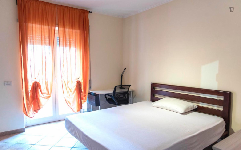 Single bedroom near the Lucio Sestio metro - Rome - chambre - ImmoJeune