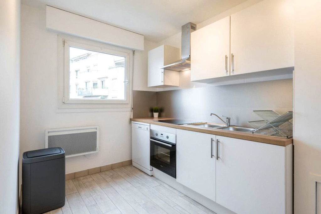 Gorgeous Ideally Apt. nearby Garibaldi
