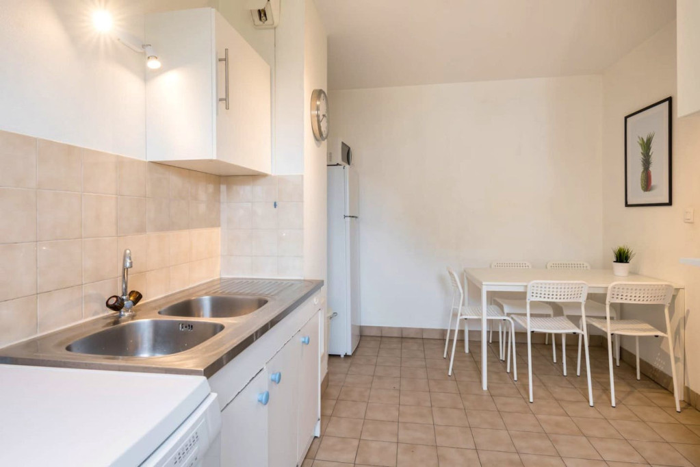 Gorgeous Ideally Apt. nearby Garibaldi