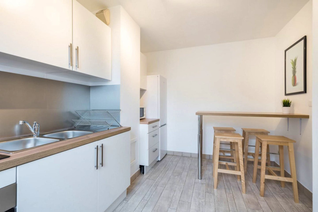 Gorgeous Ideally Apt. nearby Garibaldi