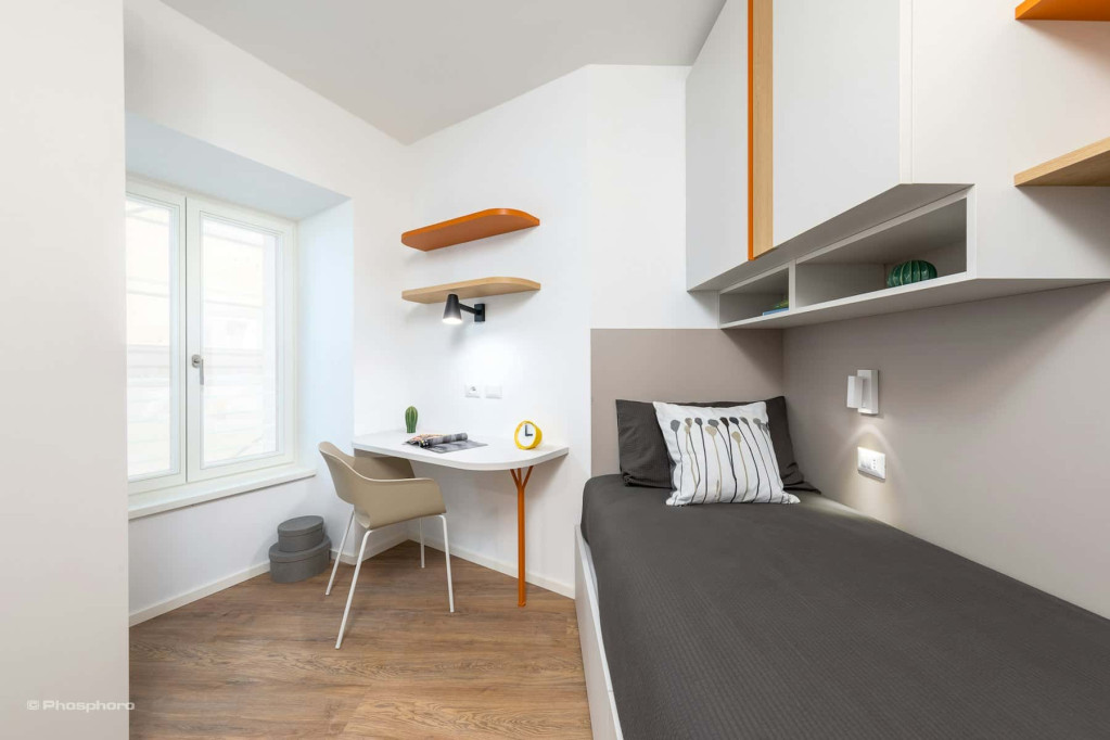 Room in Via San Giovanni, Trento for 120 m² with 8 bedrooms