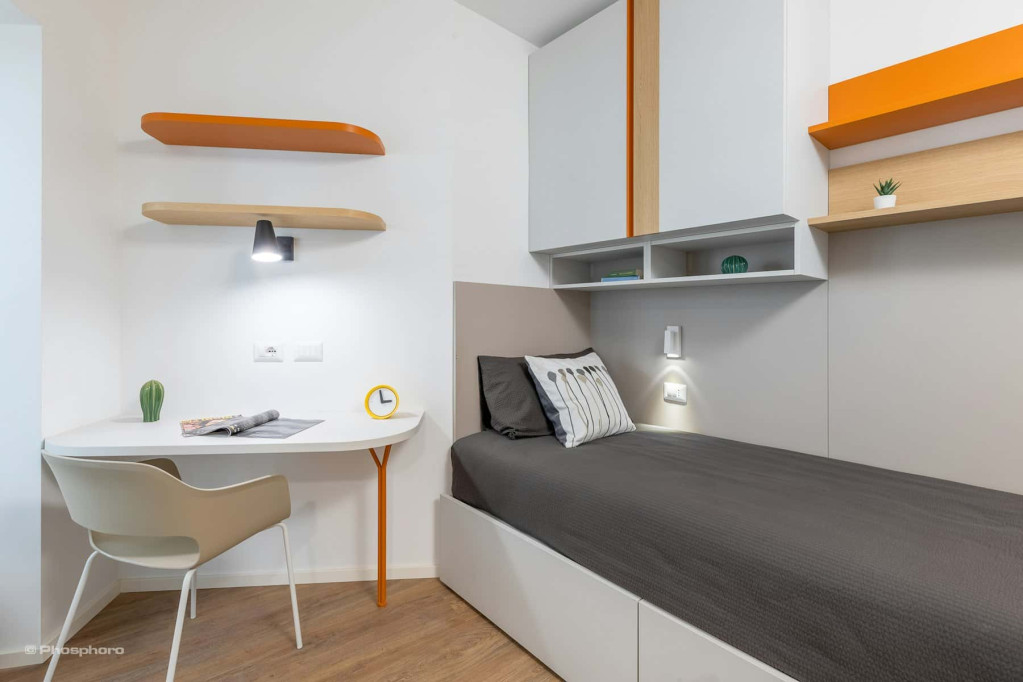 Room in Via San Giovanni, Trento for 120 m² with 8 bedrooms