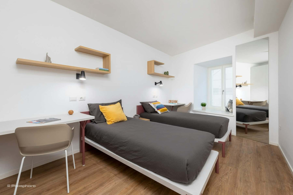 Room for 120 m² with 8 bedrooms