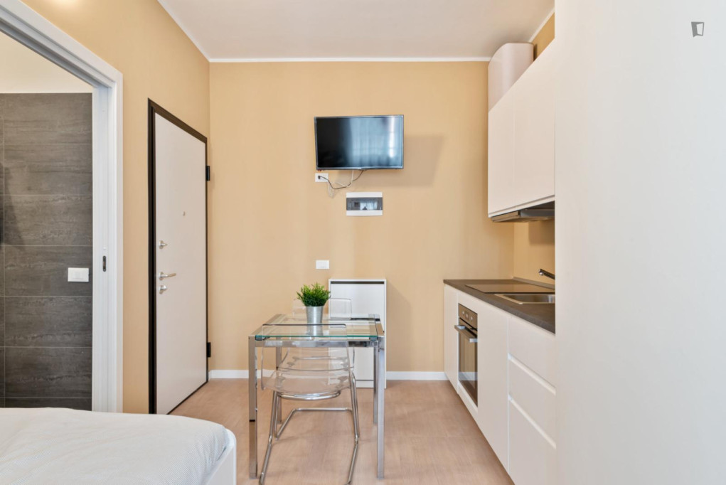 Compact studio in Largo Augusto - Milan - chambre - ImmoJeune