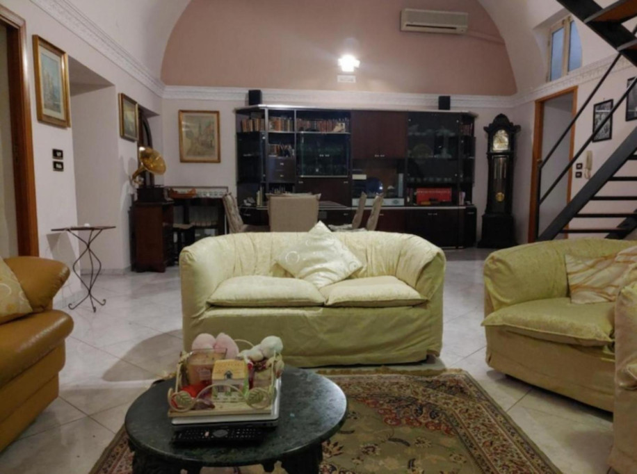 Multiple beds bedroom, with private bathroom, in 3-bedroom house